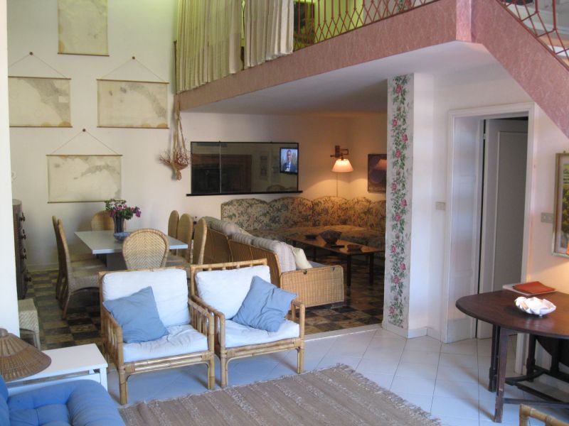 Living Room 033.jpg